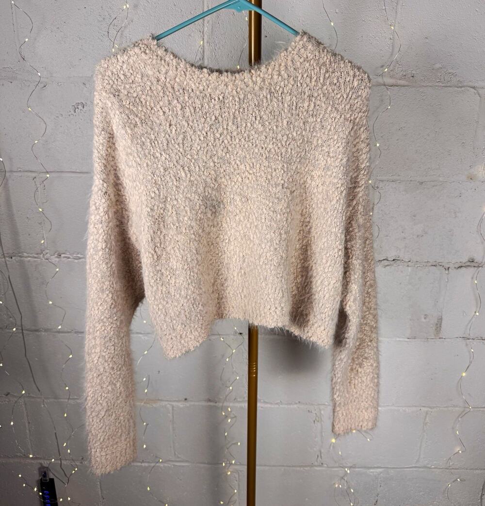 arizona jean co women’s M fuzzy boucle cropped sweater cream beige crew neck